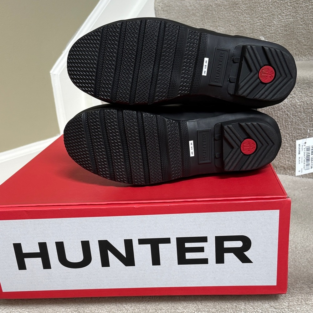 BRAND NEW W/TAGS AND BOX WOMEN’S HUNTER BOOTS - Picture 4 of 5
